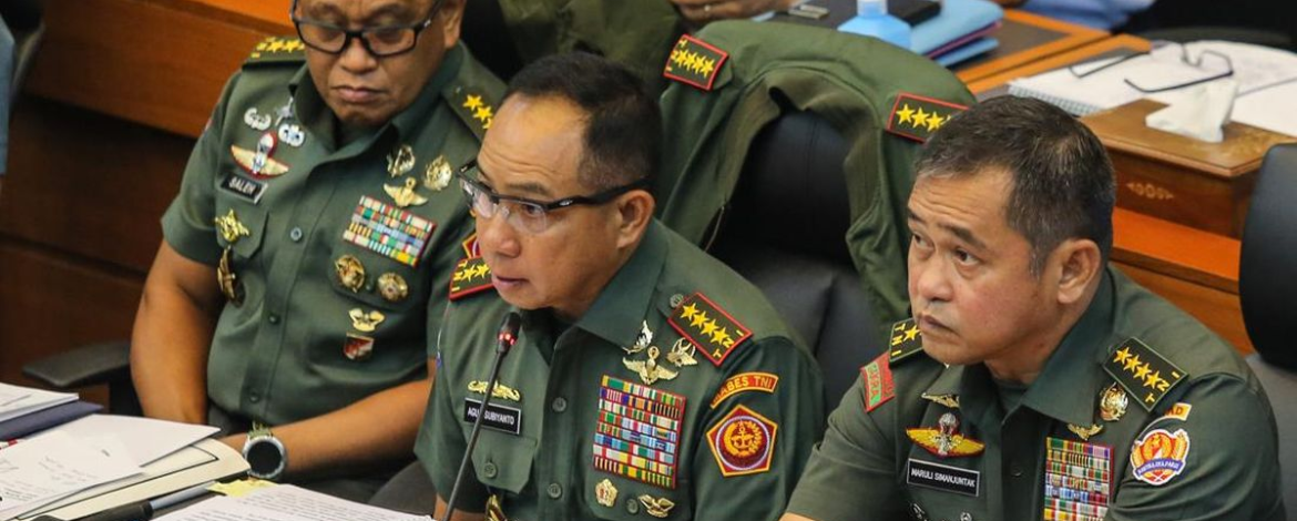 Panglima TNI Tegaskan Dirut Bulog dan Irjen  Mundur dari Dinas